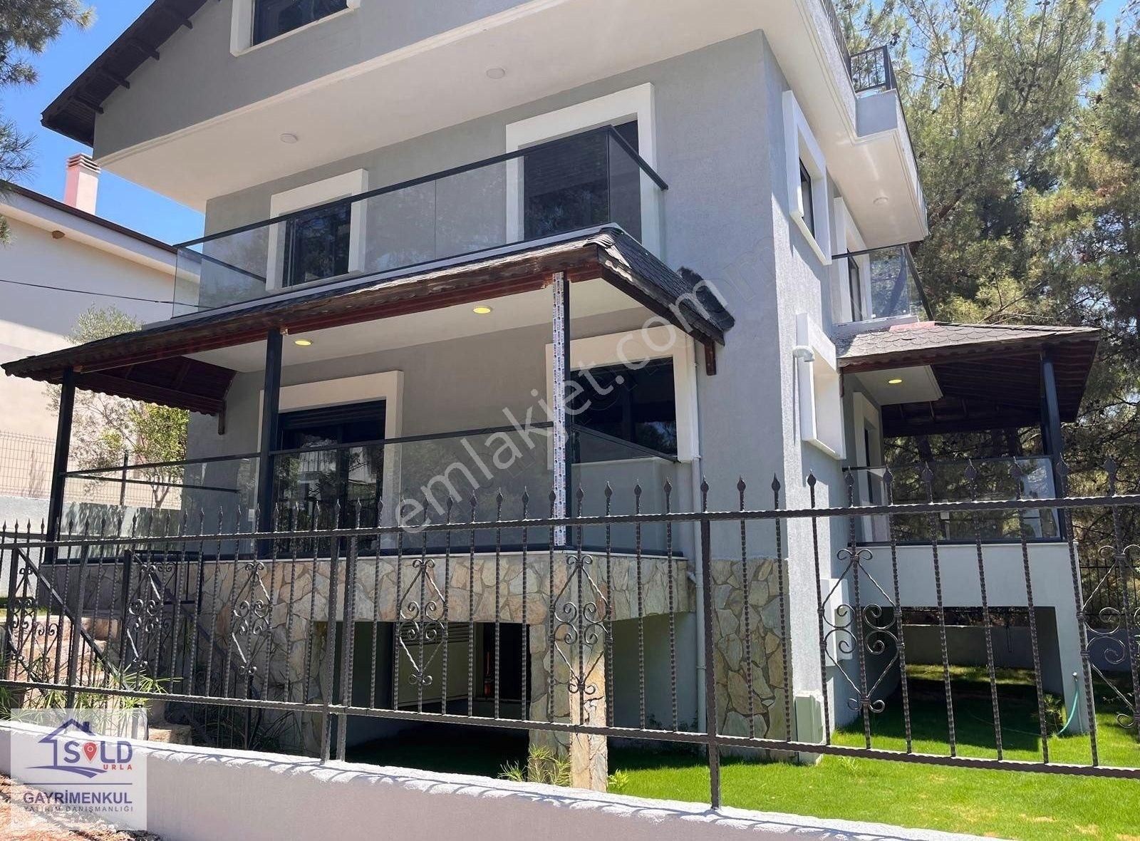 İzmir,urla,kalabak Mahallesinde (4+1) Satılık Müstakil Villa