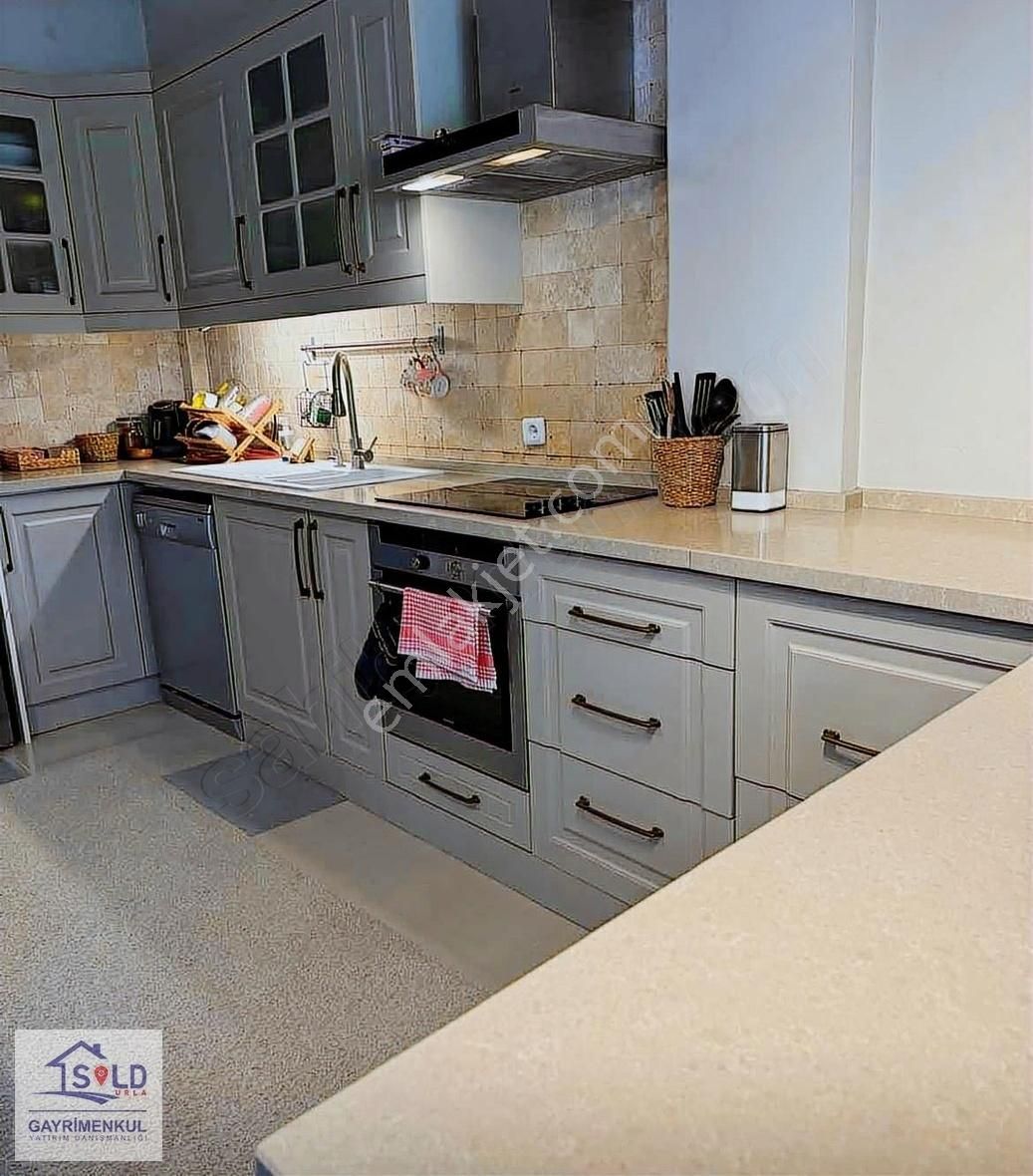 Seferihisar Ulamış Müstakil Site İçerisinde Kiralık Villa