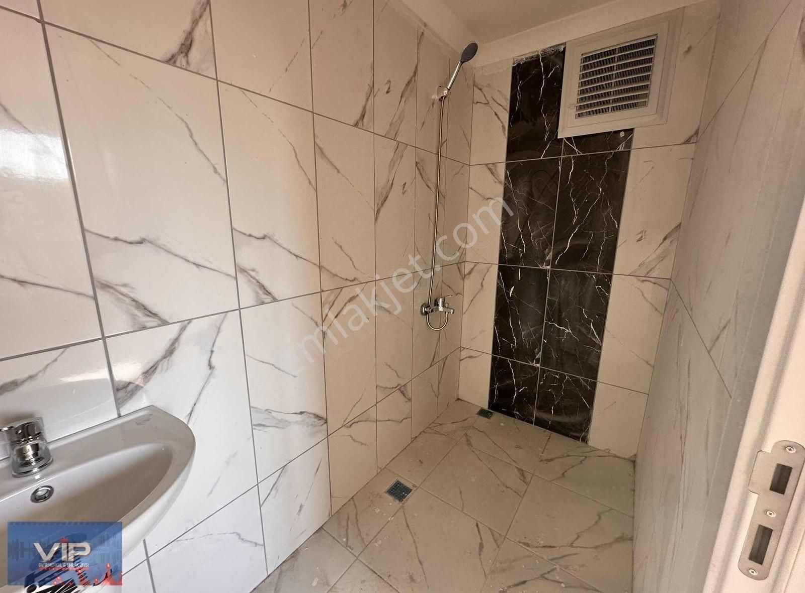 Vip Gayrimenkulden Karşıyalkada Satılık 3+1 Daire - Görsel 4