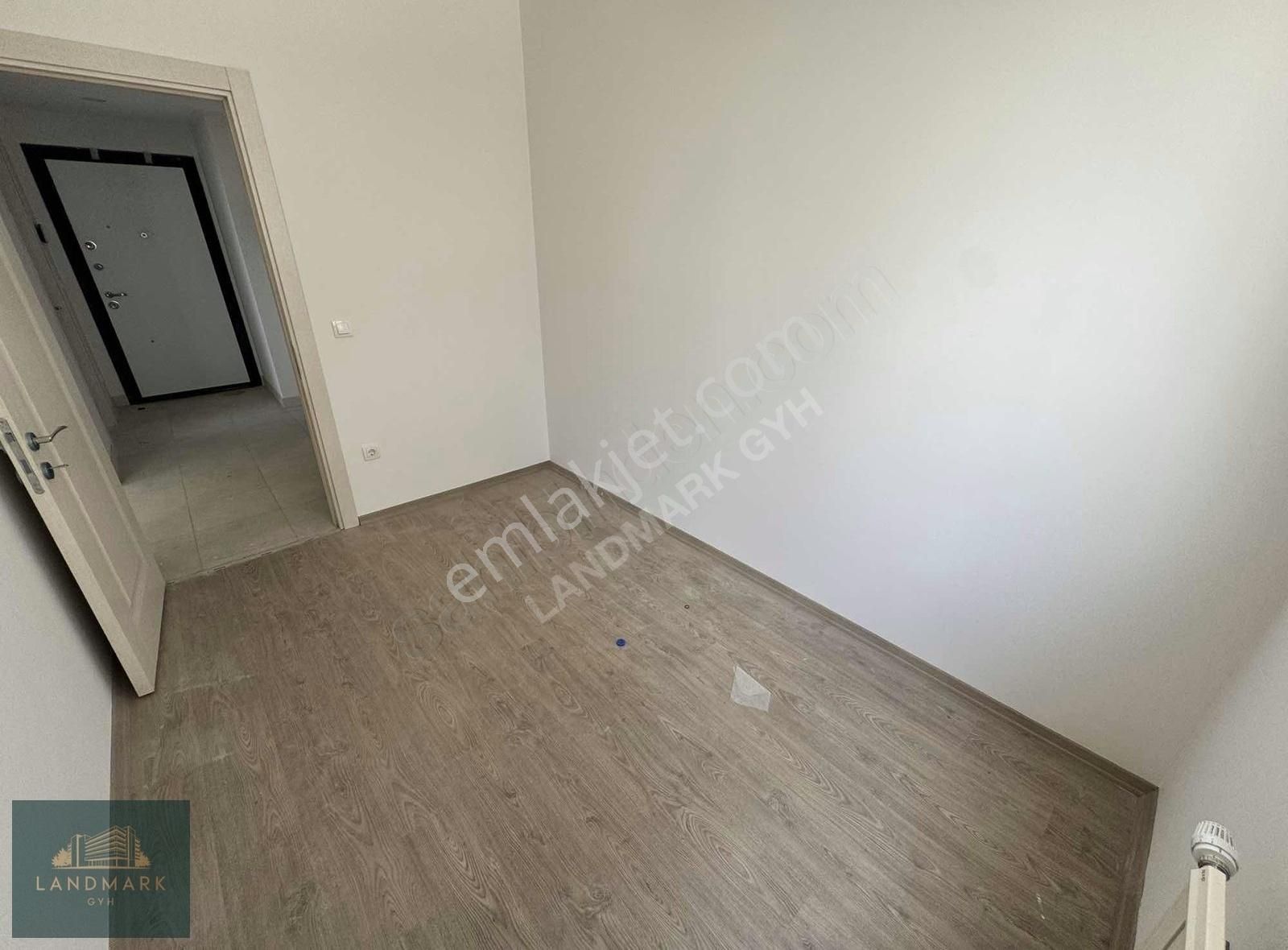 Sitenin Yetkili Emlak Ofisi Landmark'tan Satılık Verandalı 2+1 - Görsel 21