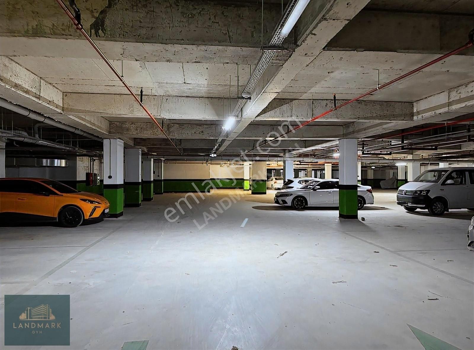 Sitenin Yetkili Emlak Ofisi Landmark'tan Satılık Verandalı 2+1 - Görsel 33