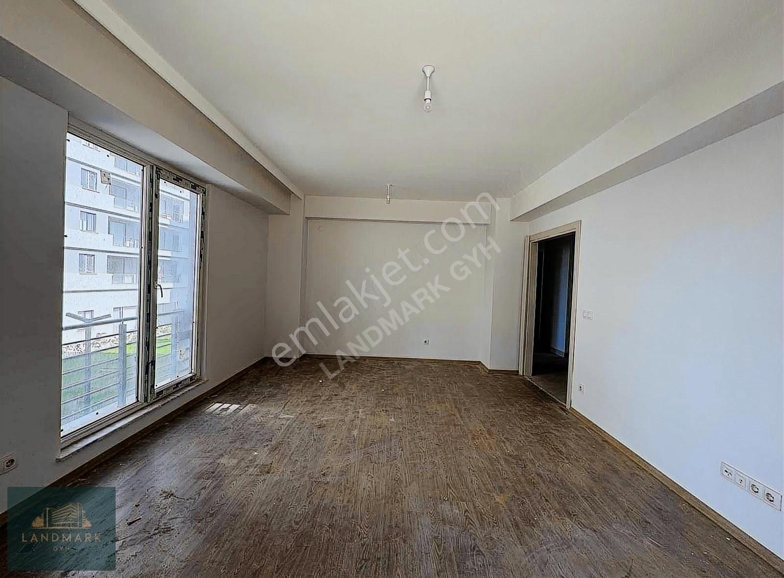 Sitenin Yetkili Emlak Ofisi Landmark'tan Satılık Verandalı 2+1 - Görsel 29