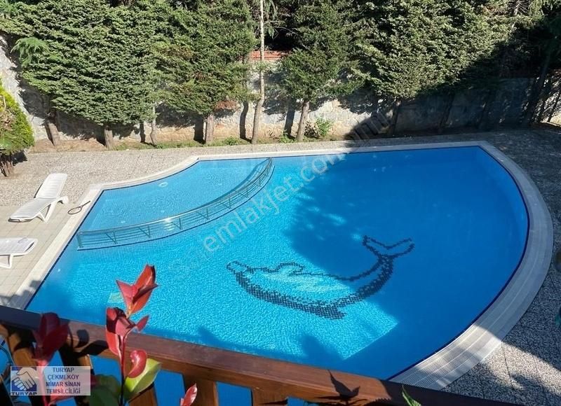 Çekmeköy Okullar Bölgesinde Butik Sitede Satılık Harika Villa