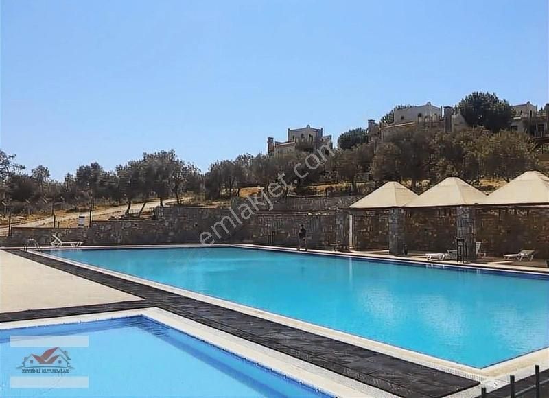 Kıyıkışlacık Zeytinlikuyu Denize Sıfır Sitede Masrafsız..
