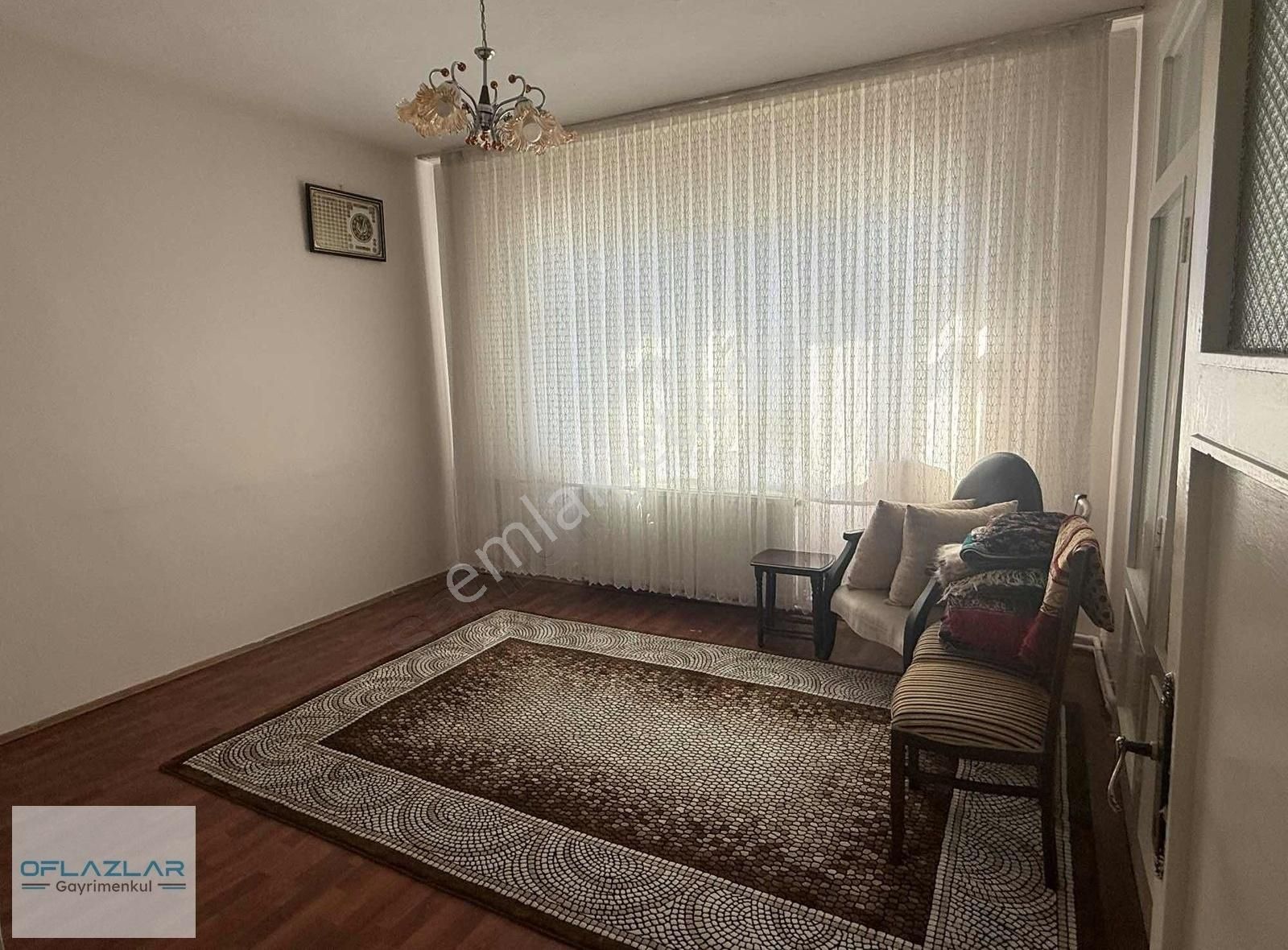 Oflazlar'dan Nakipoğlu Mahallesinde 4+1 Ara Kat Bakımlı Daire