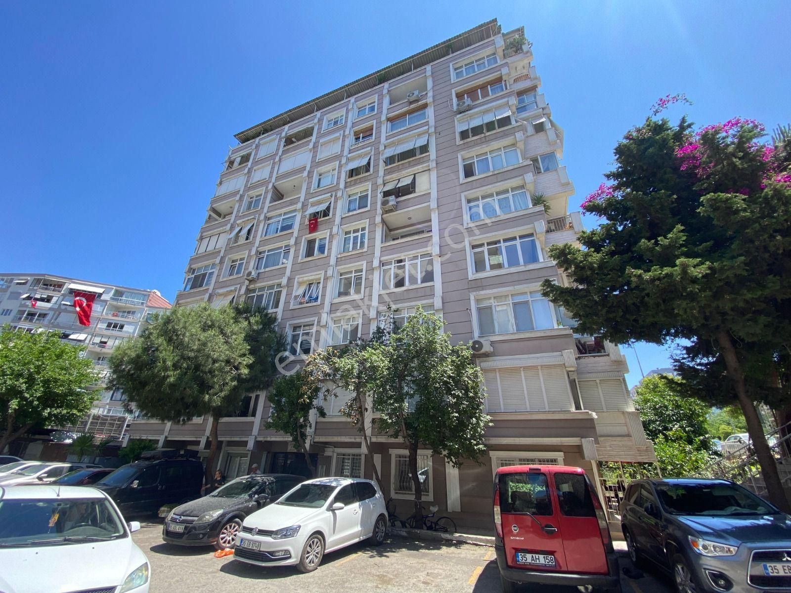 İnönü Cad. Üzerinde 3+1 Özel Otoparklı Asansörlü Kapıcılı Daire
