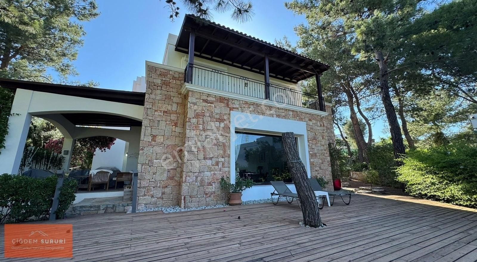 Bodrum Yokuşbaşında Havuzlu Butik Sitede 4+1 Müstakil Villa