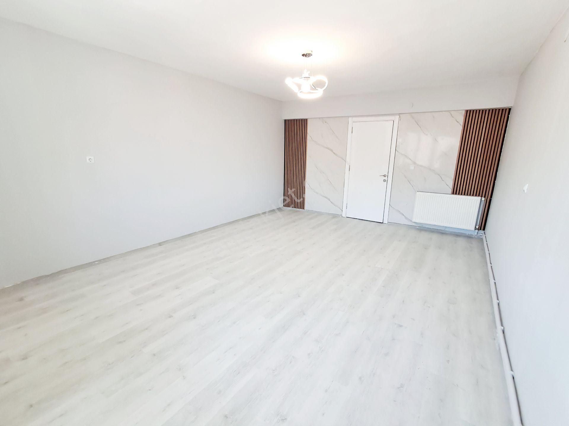 Kz Grup'tan Sümerde Arakat Caddeye Yakın 3+1 150m2 Kiralık Daire