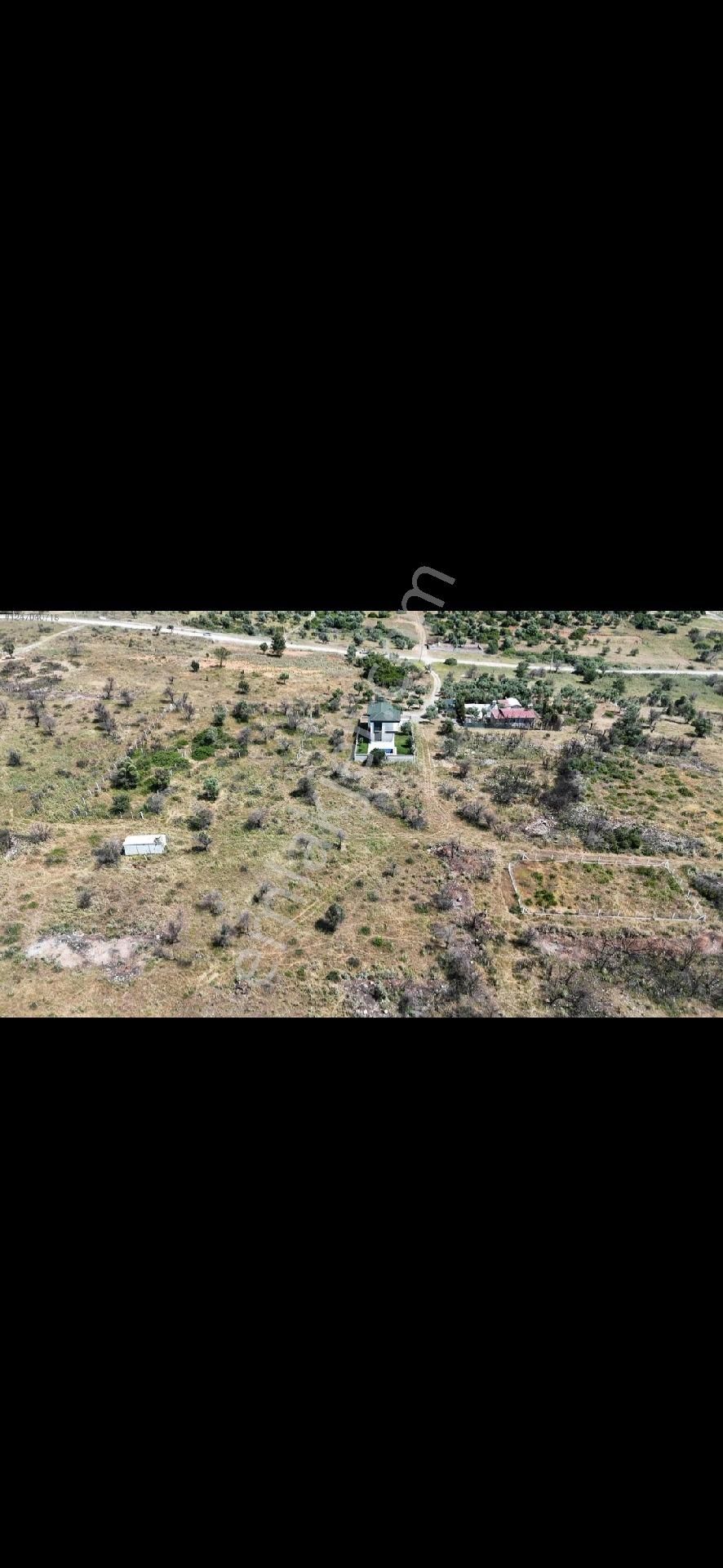 Zümrüttepede Köşe Parsel 402 M2 İmarlı Arsa