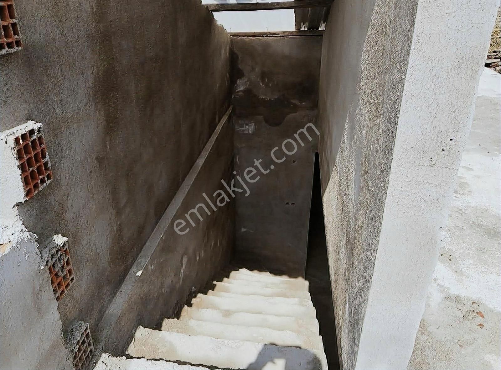 Yenikuruderede 235m2 İçinde Kısmi Tamamlanmış Evi Olan Bahçe - Görsel 3
