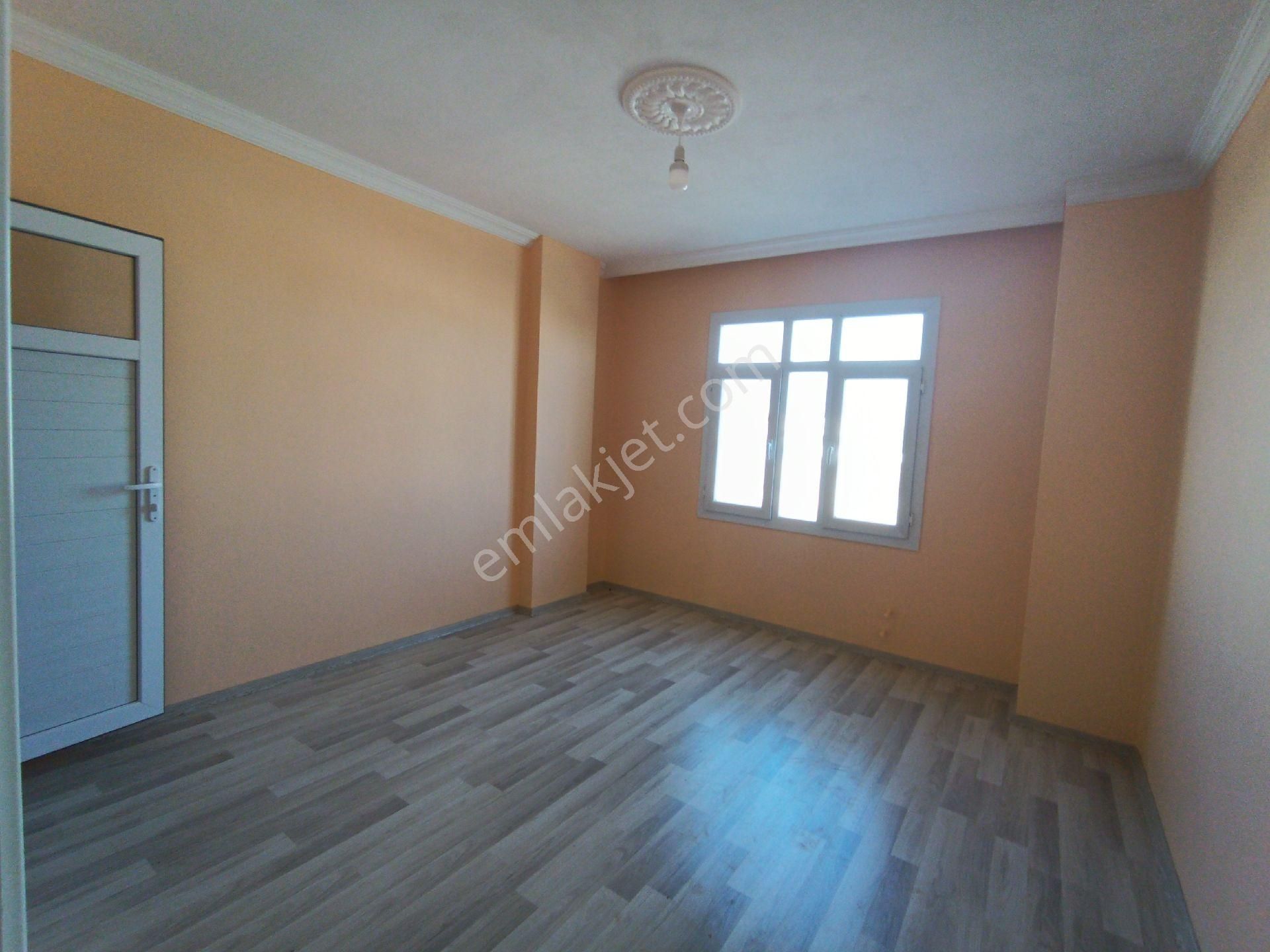 Güzelevler Mahallesi İki Katlı Yeni Yapı Köşebaşı Müstakil Ev - Görsel 15