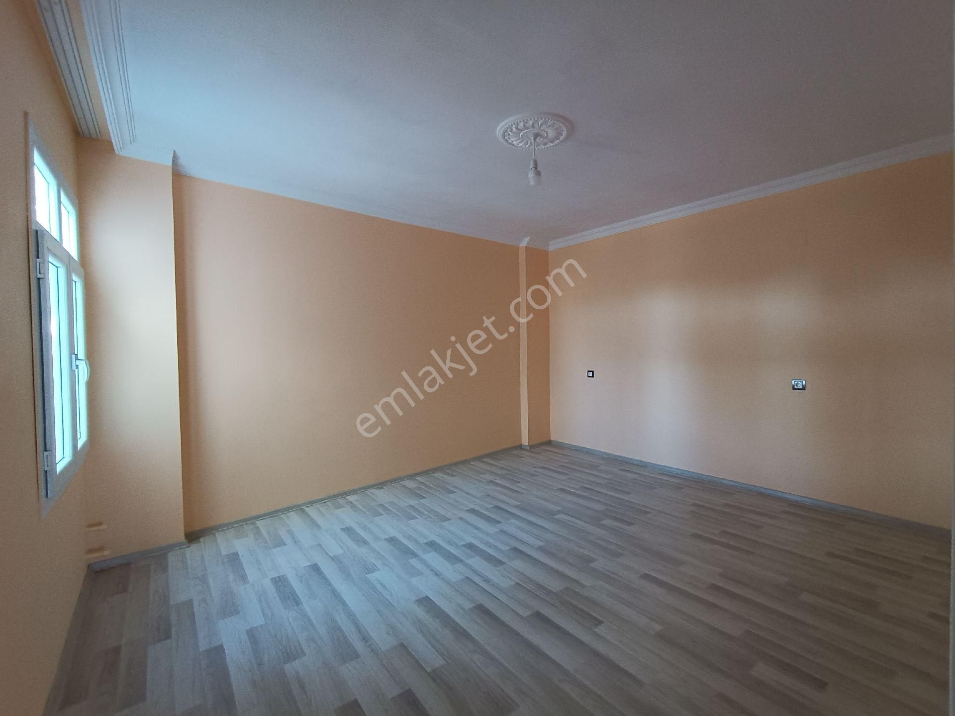 Güzelevler Mahallesi İki Katlı Yeni Yapı Köşebaşı Müstakil Ev - Görsel 20