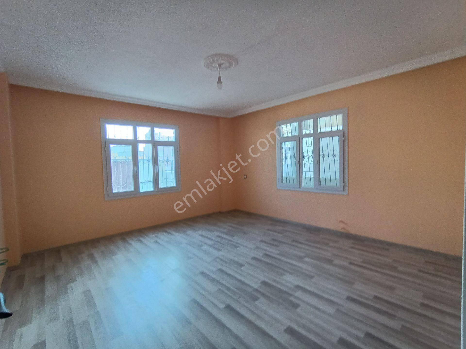 Güzelevler Mahallesi İki Katlı Yeni Yapı Köşebaşı Müstakil Ev - Görsel 14