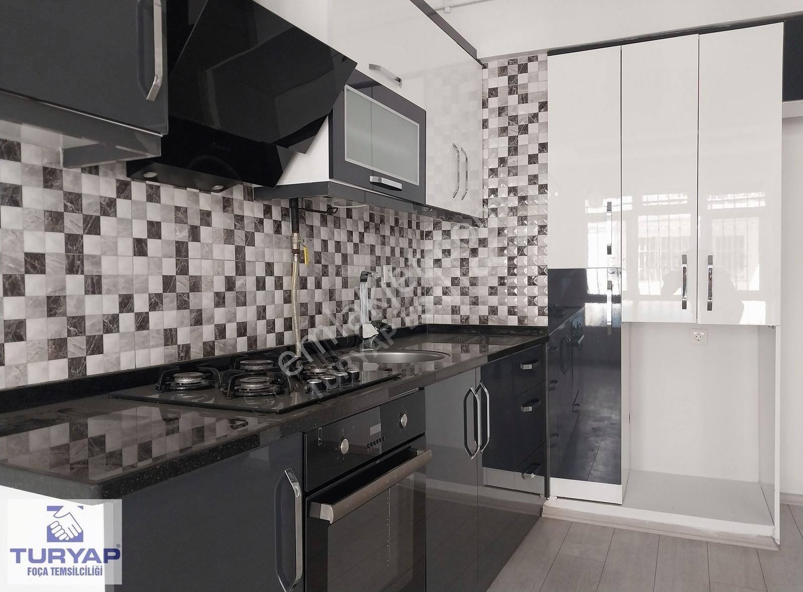 İzmir Küçükyalı'da Kiralık 3+1 Doğalgazlı Yenilenmiş Daire