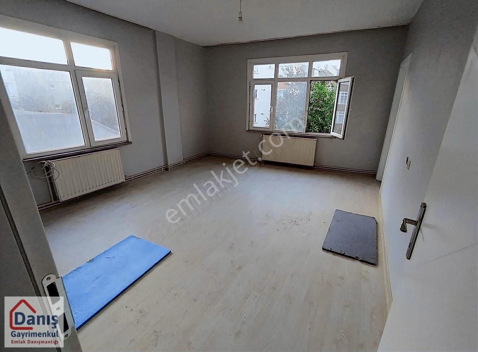Bulgurlu Cumhuriyette 1.kat 100m2 3+1 Sıfırlanmış Balkonlu Daire