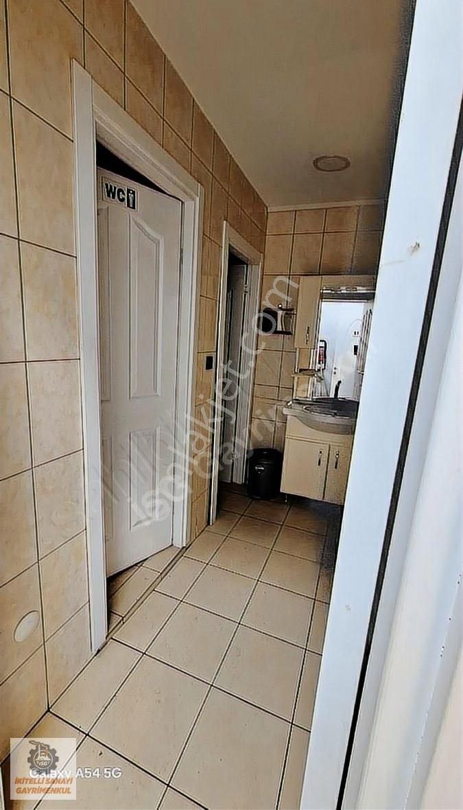 İkitelli Osb.de İskanlı 2.300m2,h:5.50,güç 550kw Kiralık İşyeri