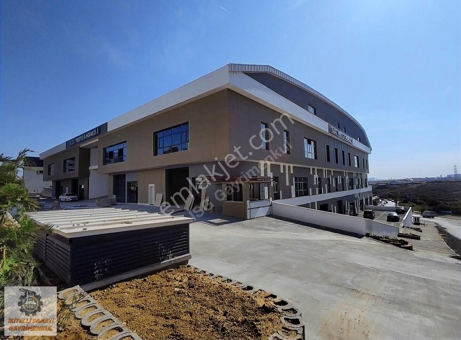 Yeni Bina Kiralık Net 1350m2 İmalathane Depo Tır Kamyon Yanaşır