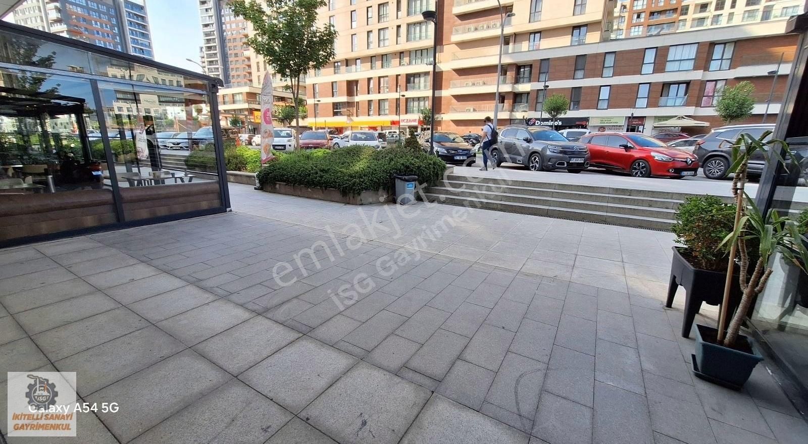 Başakşehir Millet Bahçesi Adım İstanbul'da 500m2 Kiralık Mağaza