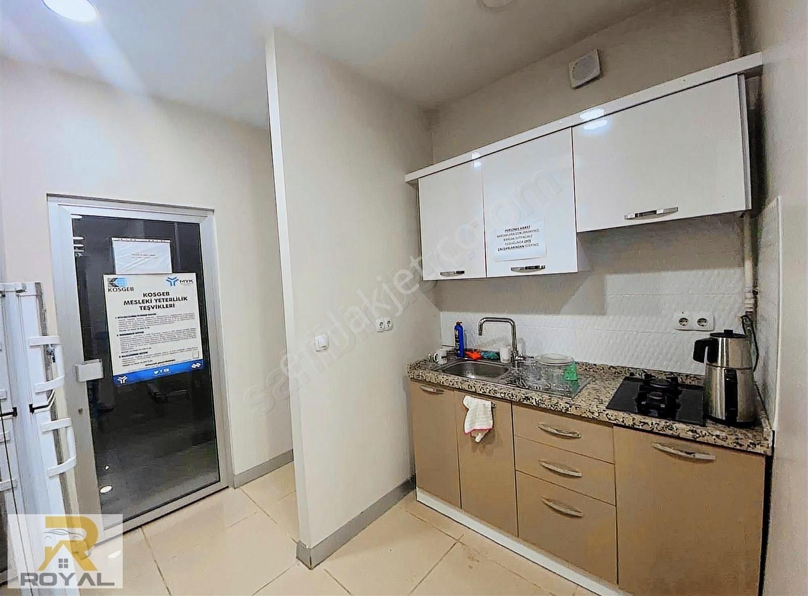 Royal´den Sefaköy Tam Merkez´de 200 M2 Yatırıma Uygun İş Yeri - Görsel 22