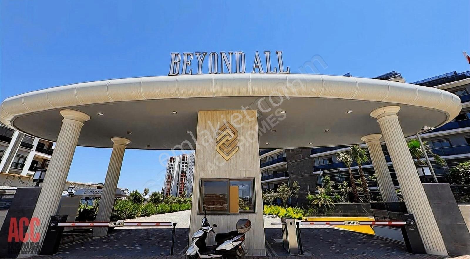 Altıntaş Beyond All'da 1+1 Güney Cepheli Havuz Manzaralı İskanlı
