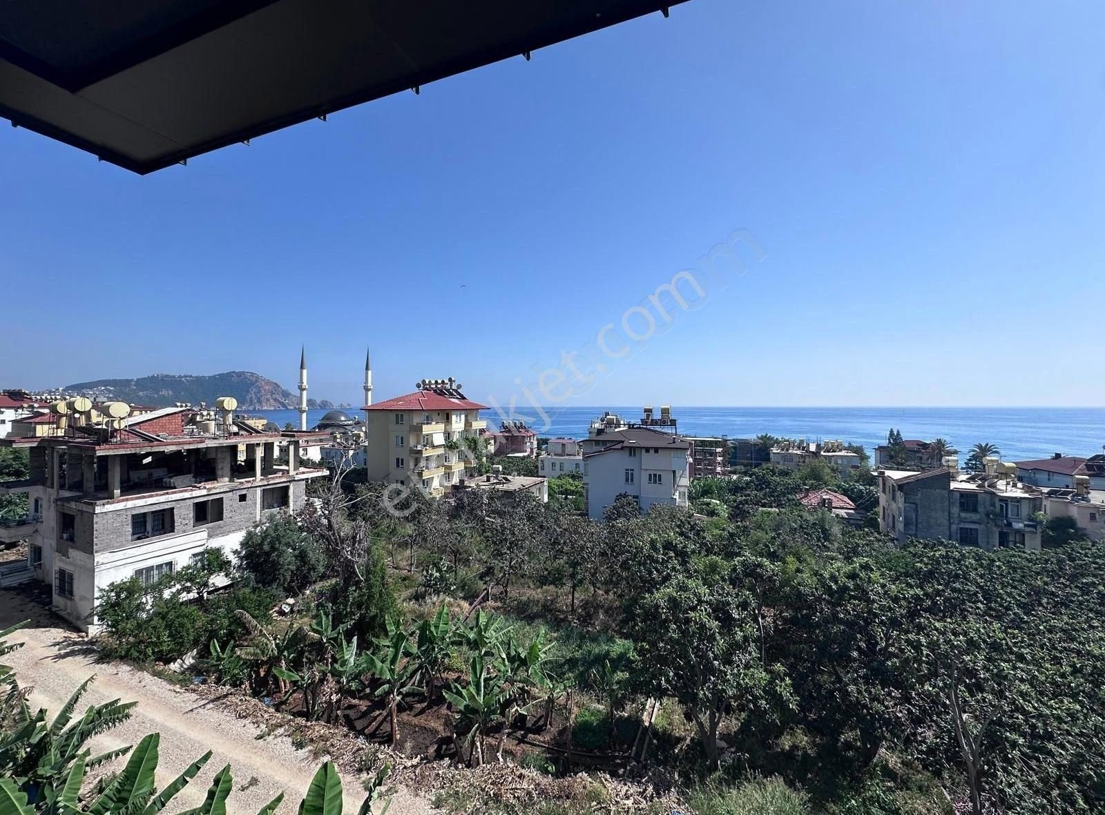 Dinekte Deniz Manzaralı Havuzlı 1+1 Kiralık Daire