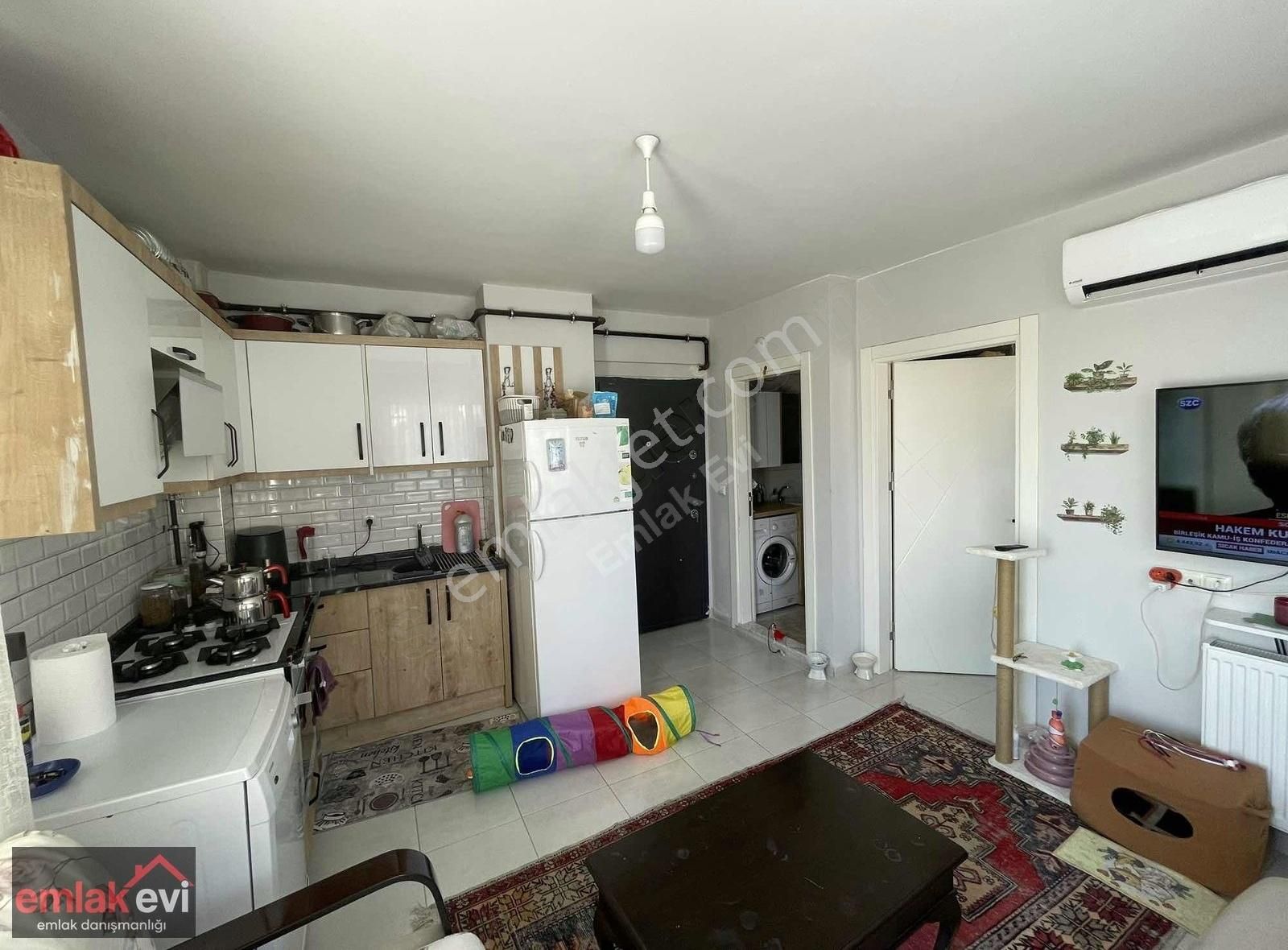 Emlak Evi'nden Merkezi Konumda 1+1 Kombili Teraslı Daire - Görsel 2