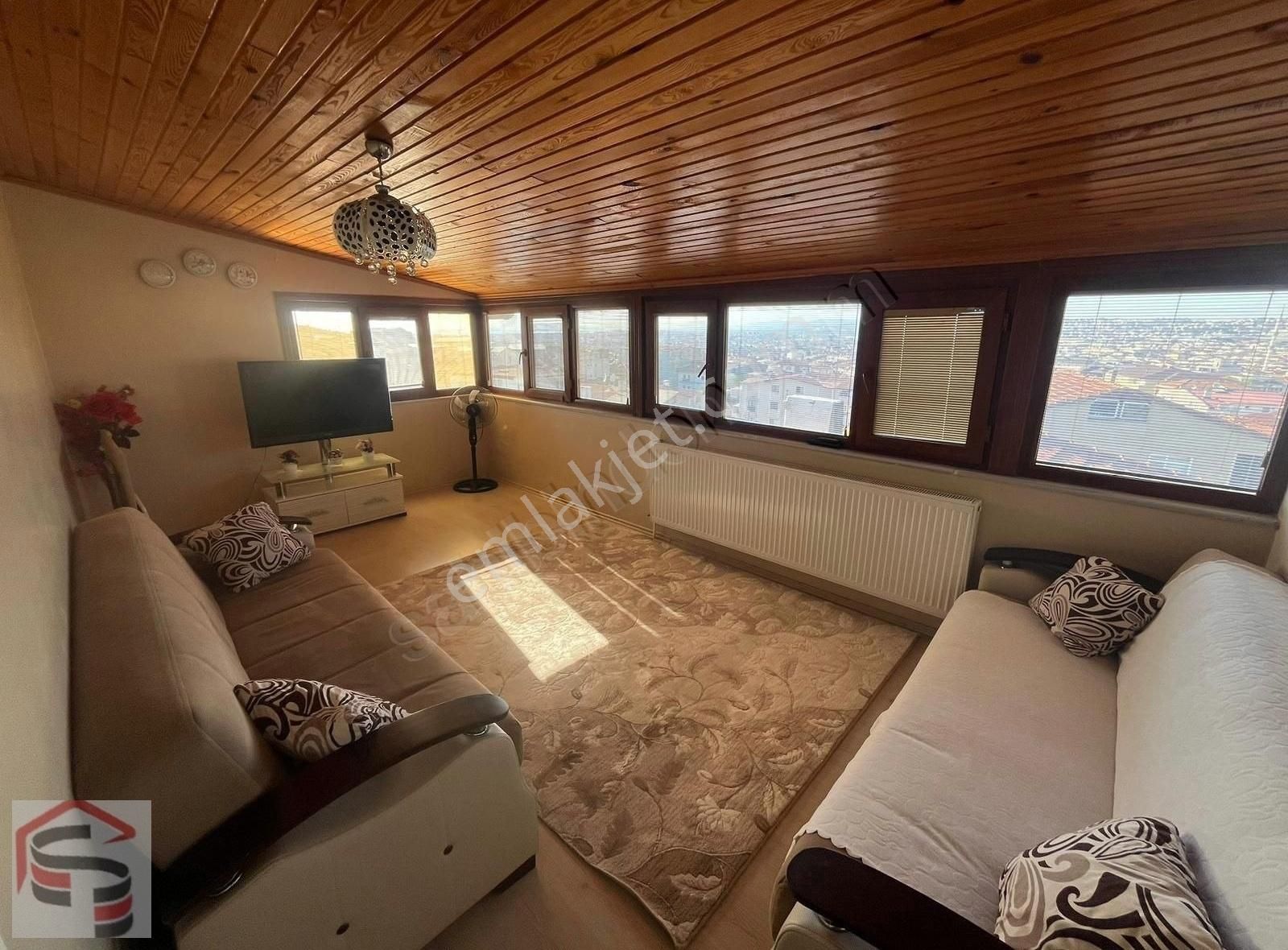 Sezer Emlak Halit Kacır'dan Eşyalı 2+1 Kiralık Dubleks Üstü