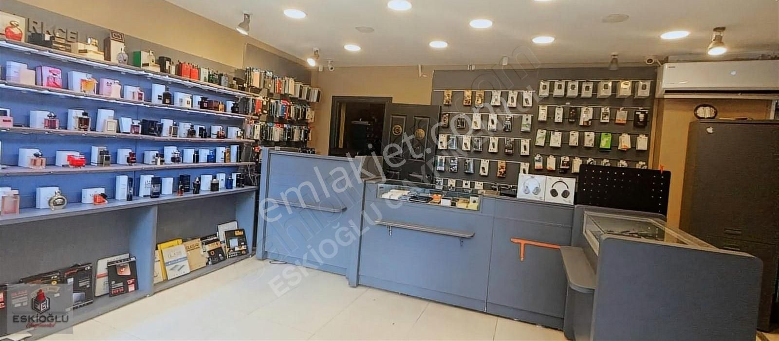 Bahceköyde İşlek Cadde Üzerinde Krediye Uygun Dükkan