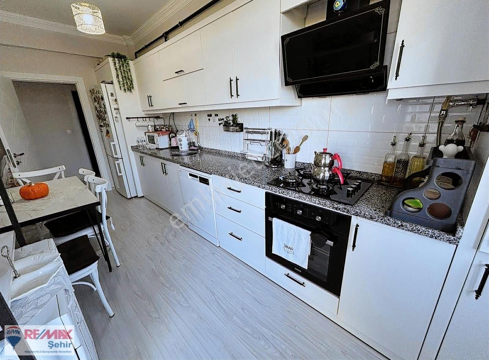 Re/max Şehir'den Yalova Çınarcık'da Satılık Bahçe Dubleks