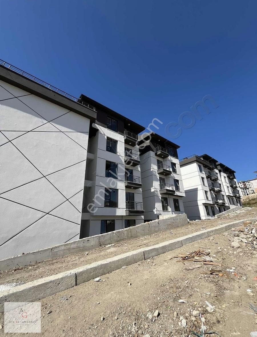 Ata'dan | Konuralp Cafeler Cad.özel Yapım 1+1 Satılık Daire
