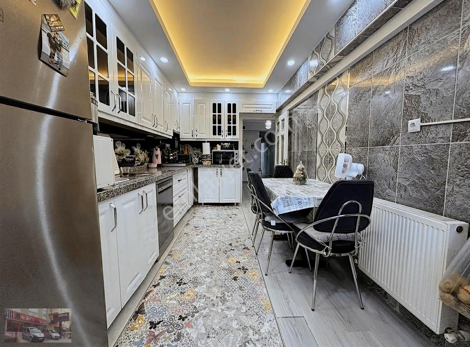 Zafer İçyer Caddesi Üzerinde Ful Yapılı 3+1 Ön Cephe