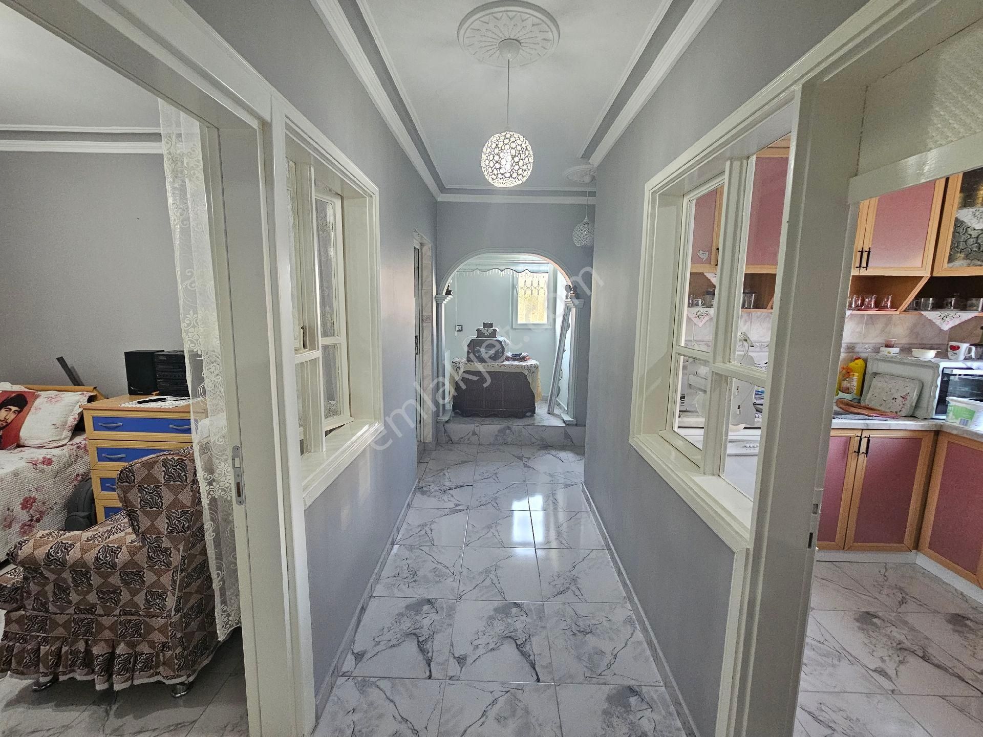 Seyhan Da Meydan Mh 100 Mt 3 Katlı Müstakil Ev Köşe Başı Full Yapılı - Görsel 14