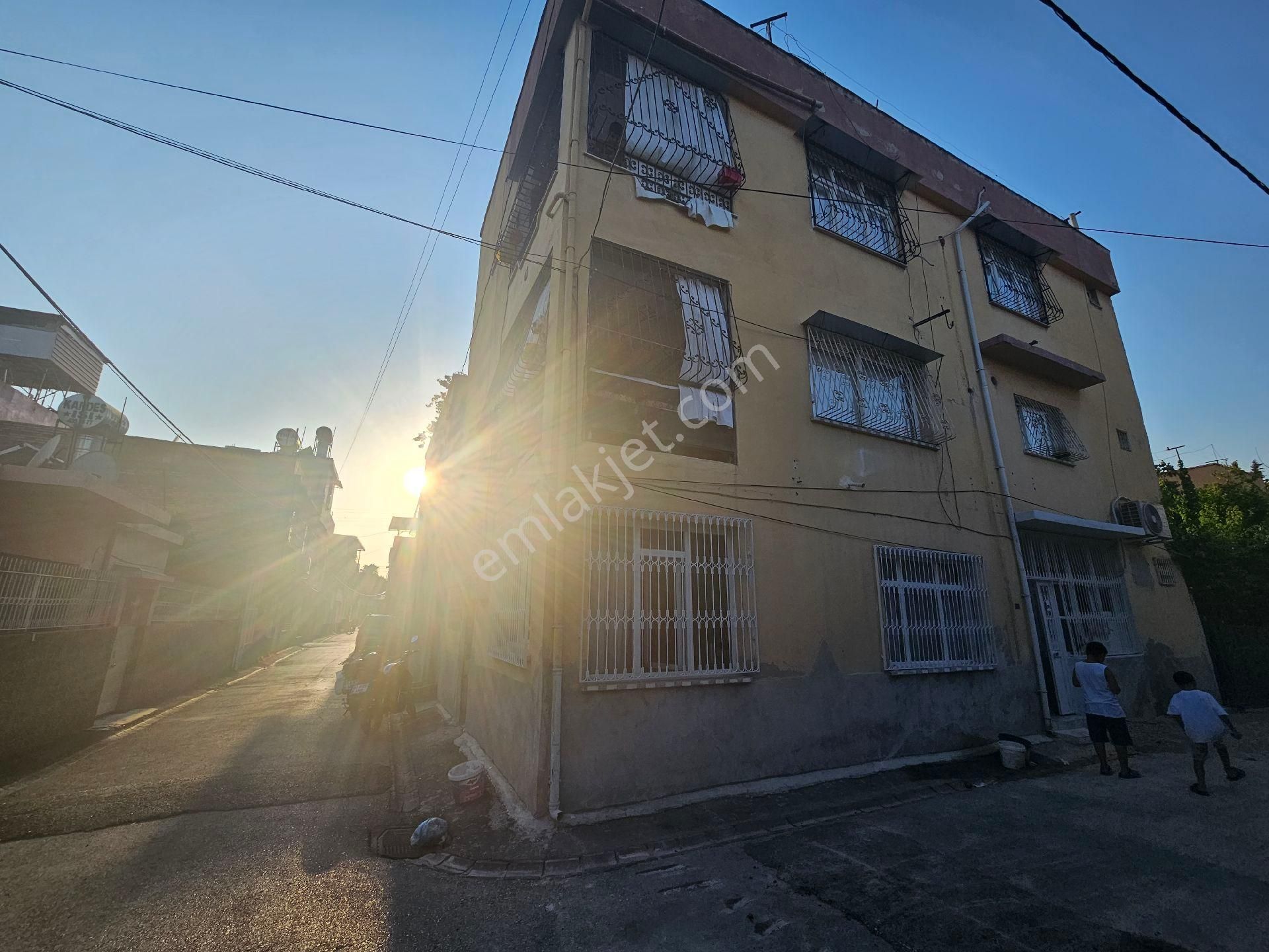 Seyhan Da Meydan Mh 100 Mt 3 Katlı Müstakil Ev Köşe Başı Full Yapılı - Görsel 23