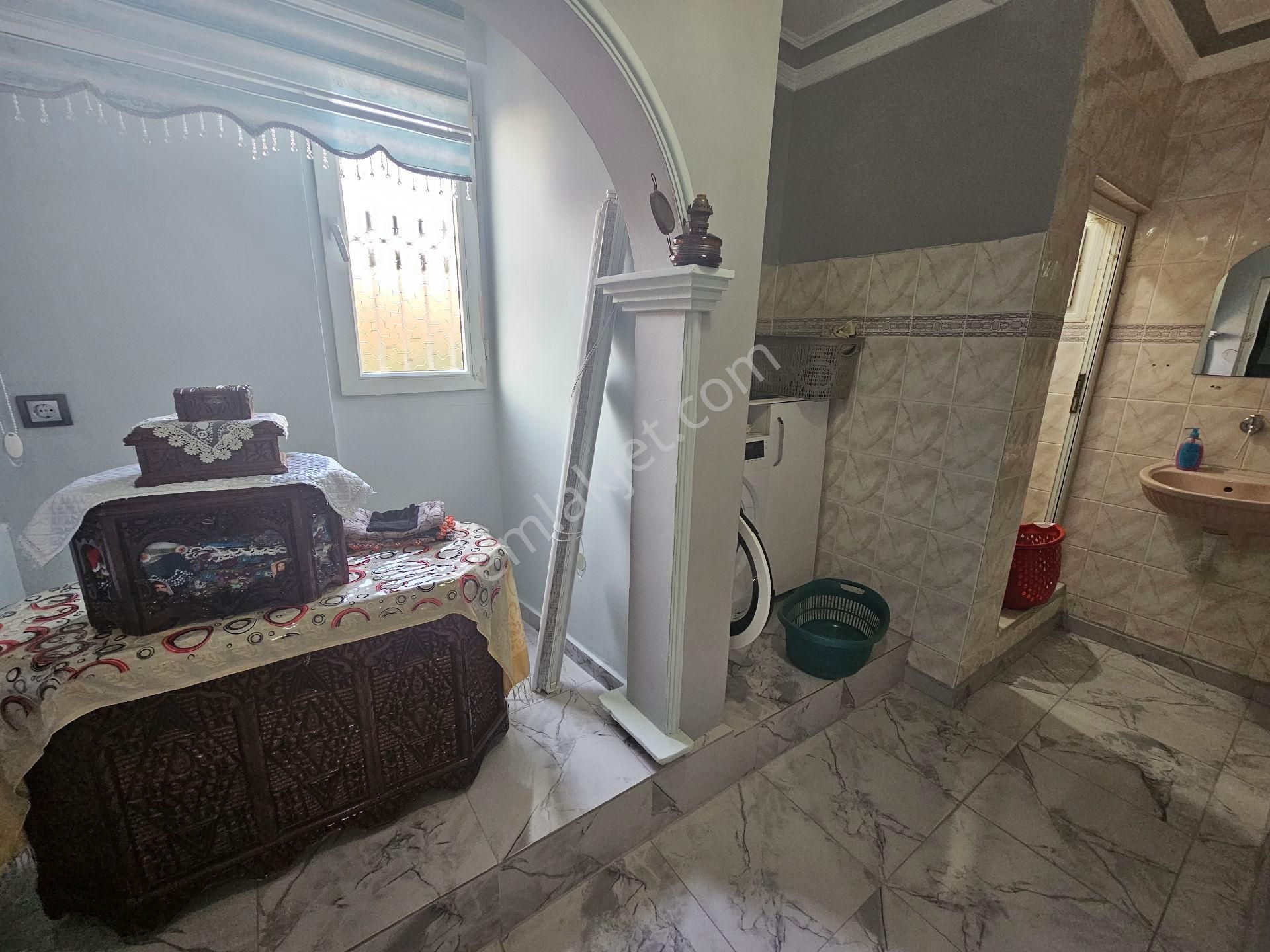 Seyhan Da Meydan Mh 100 Mt 3 Katlı Müstakil Ev Köşe Başı Full Yapılı - Görsel 8