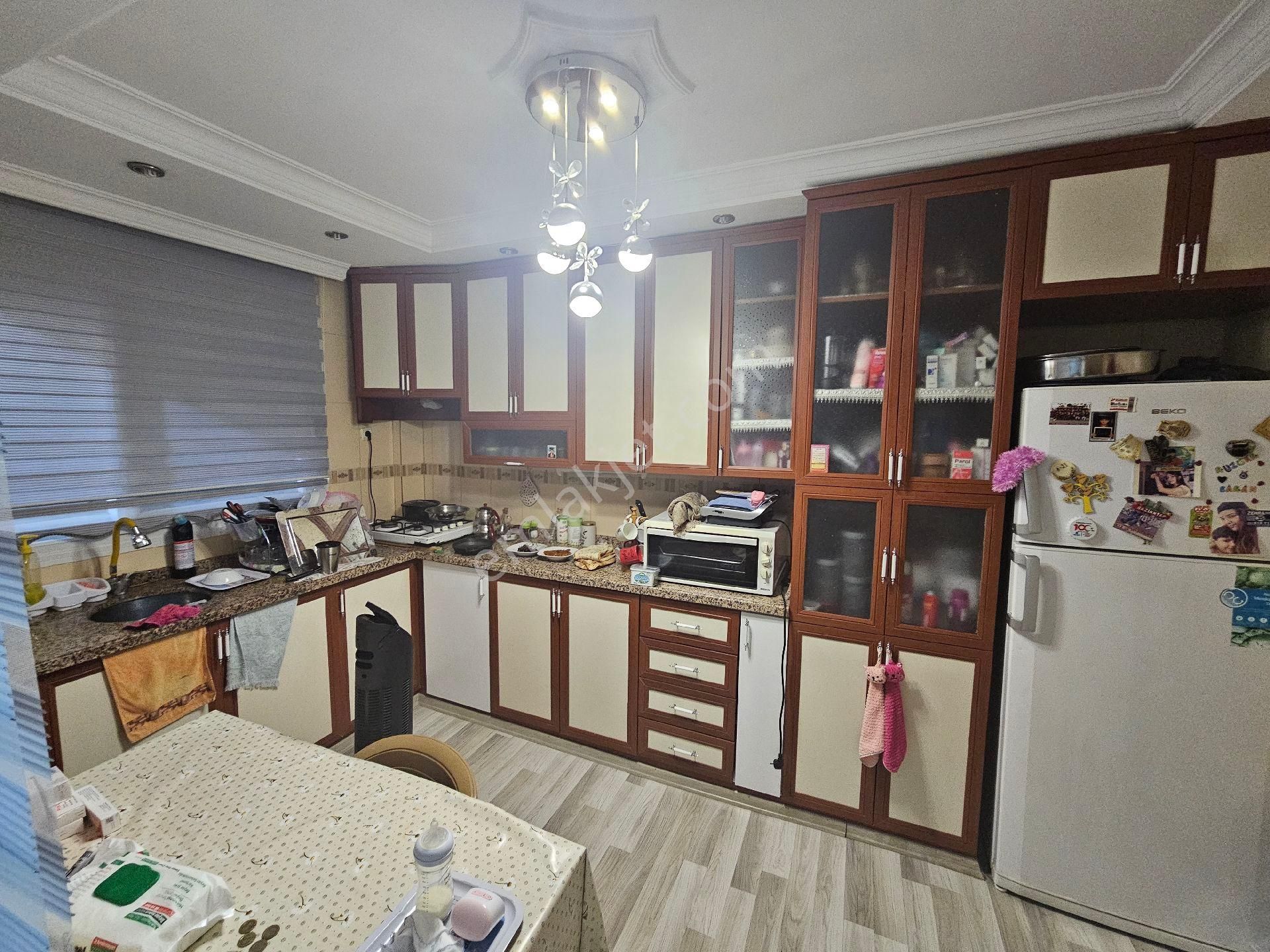 Seyhan Da Meydan Mh 100 Mt 3 Katlı Müstakil Ev Köşe Başı Full Yapılı - Görsel 4