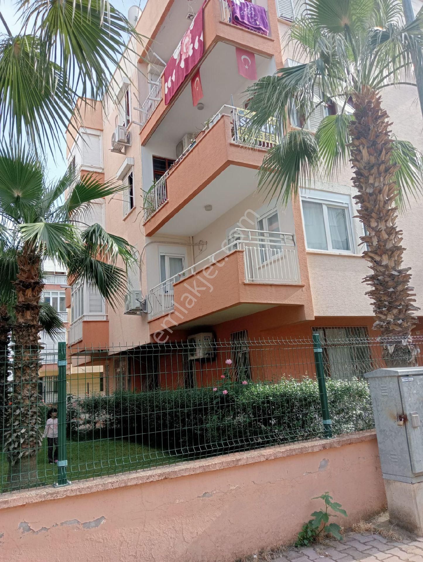 Muratpaşa Yenigün Mahallesi'nde Satılık Arakat 3+1 Daire