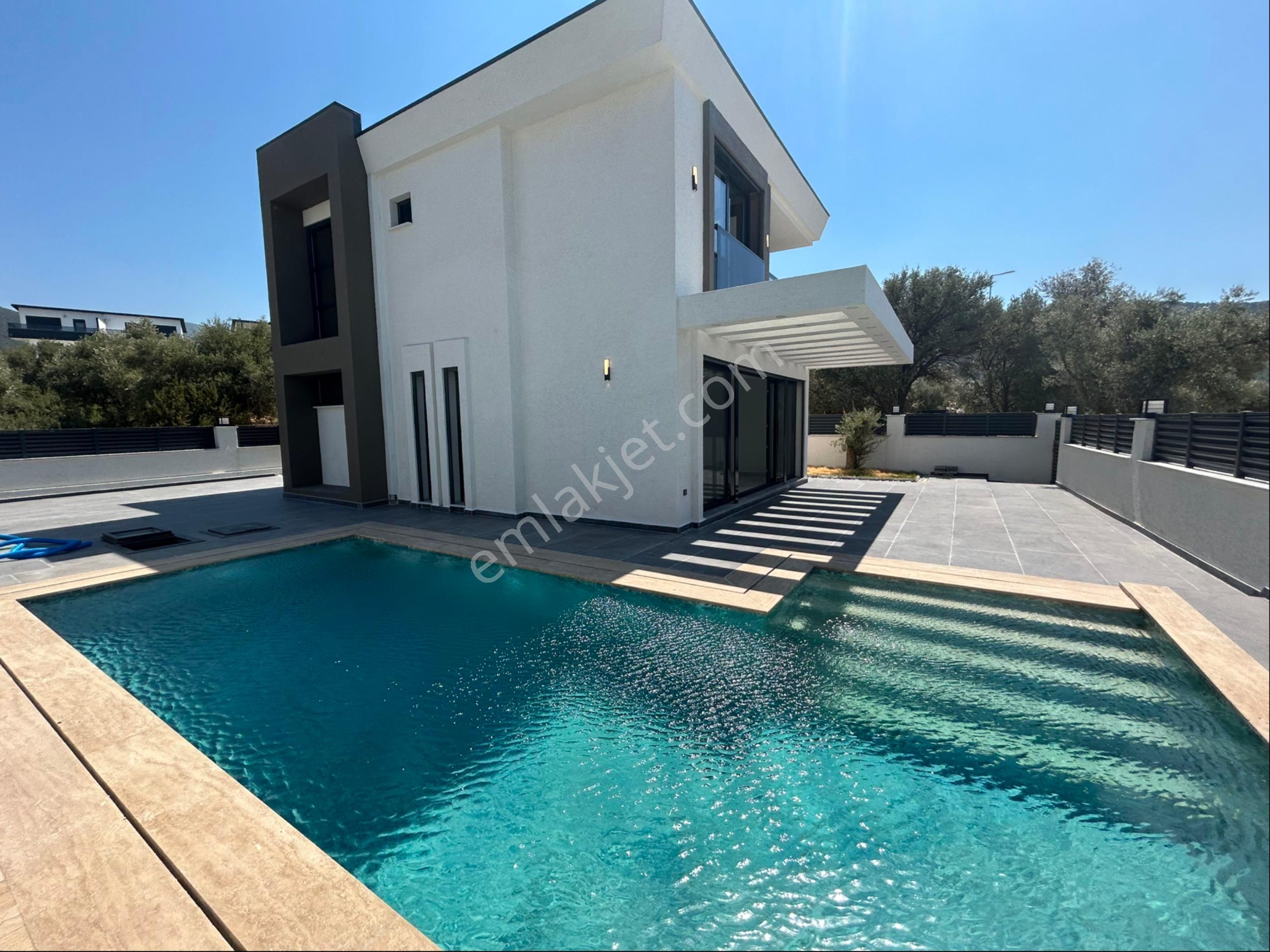 Didim Akbükte Deniz Manzaralı Villa