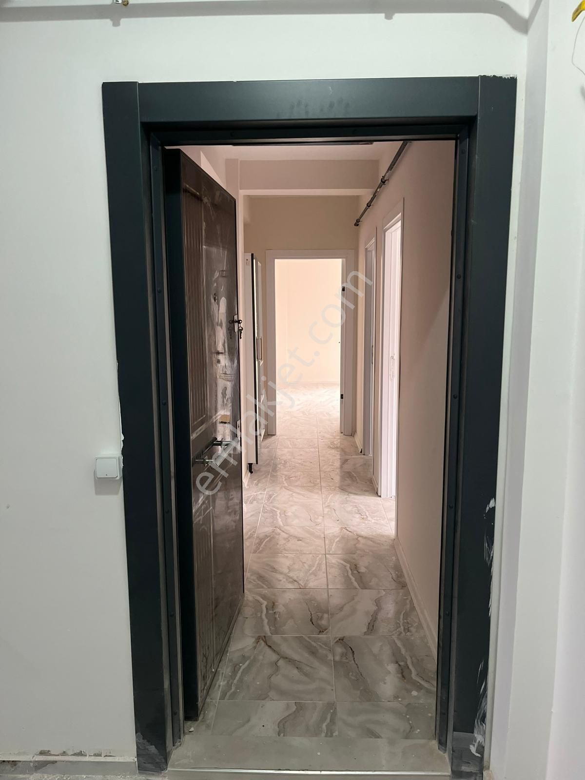 Afyon Üçok Emlaktan Mareşalde Sıfır 2+1 Lüx Satılık Daireler - Görsel 2