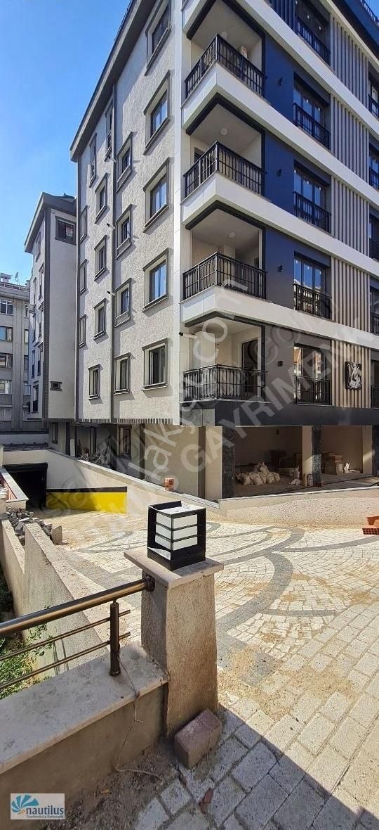 Bakırköy Zuhuratbaba Yeni Bitmiş Bina 3+1 Daire