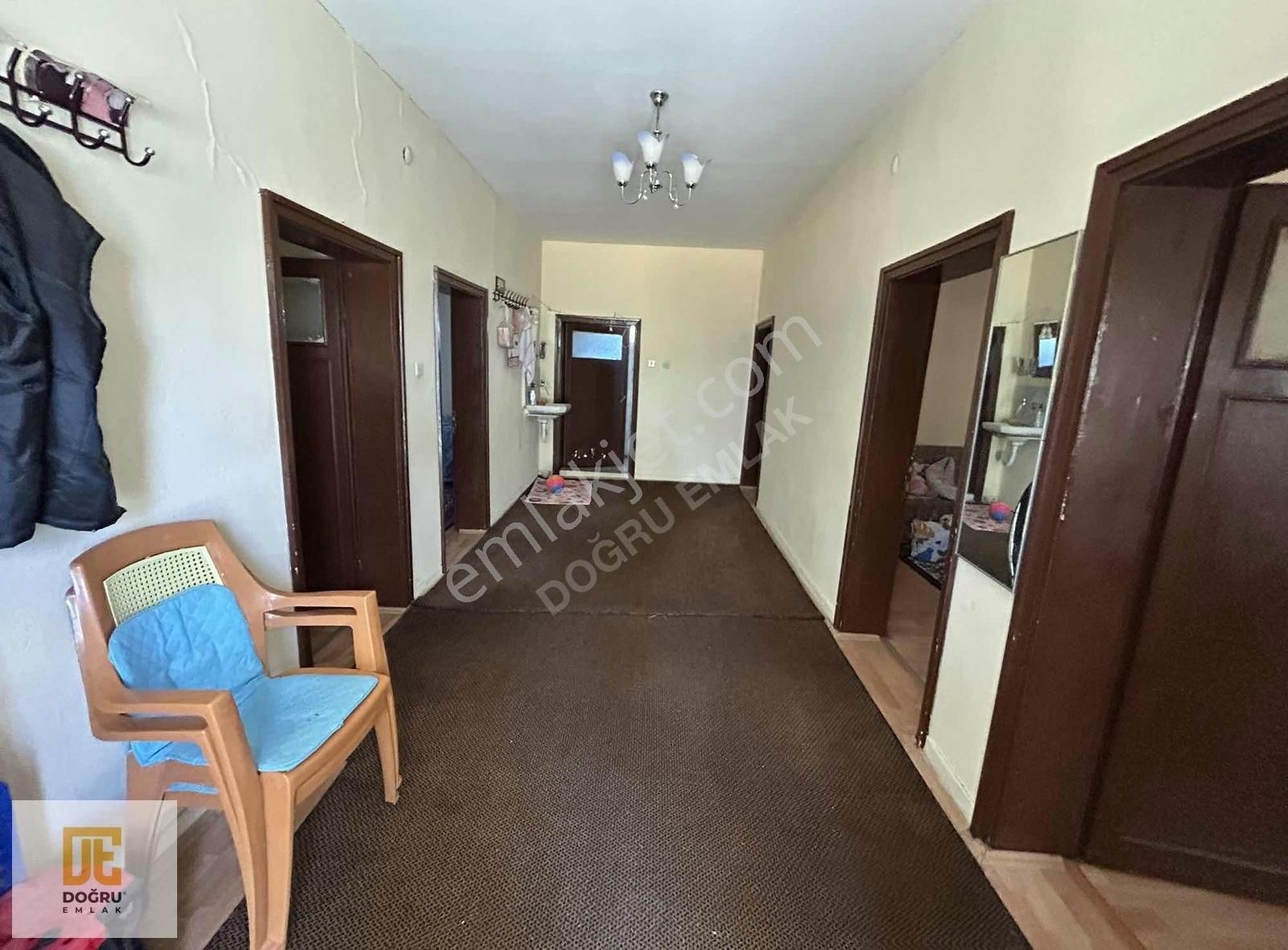 Yeşil Mahalle'de Satılık Müstakil Ev Ve Arsası Daire Getirili ! - Görsel 8