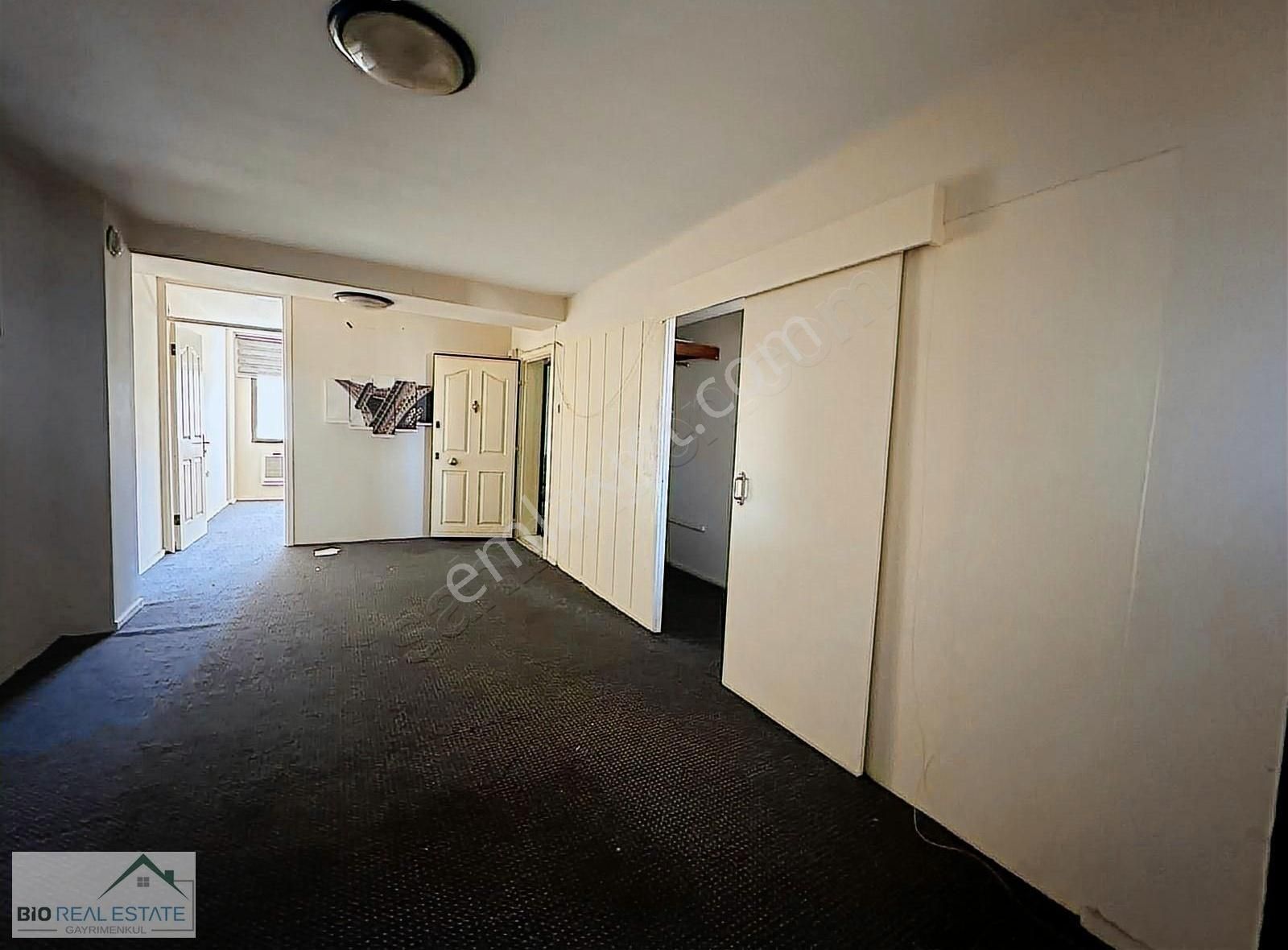 İzmir Kıbrıs Şehitleri Caddesinde Satılık 1+1 Daire - Görsel 11