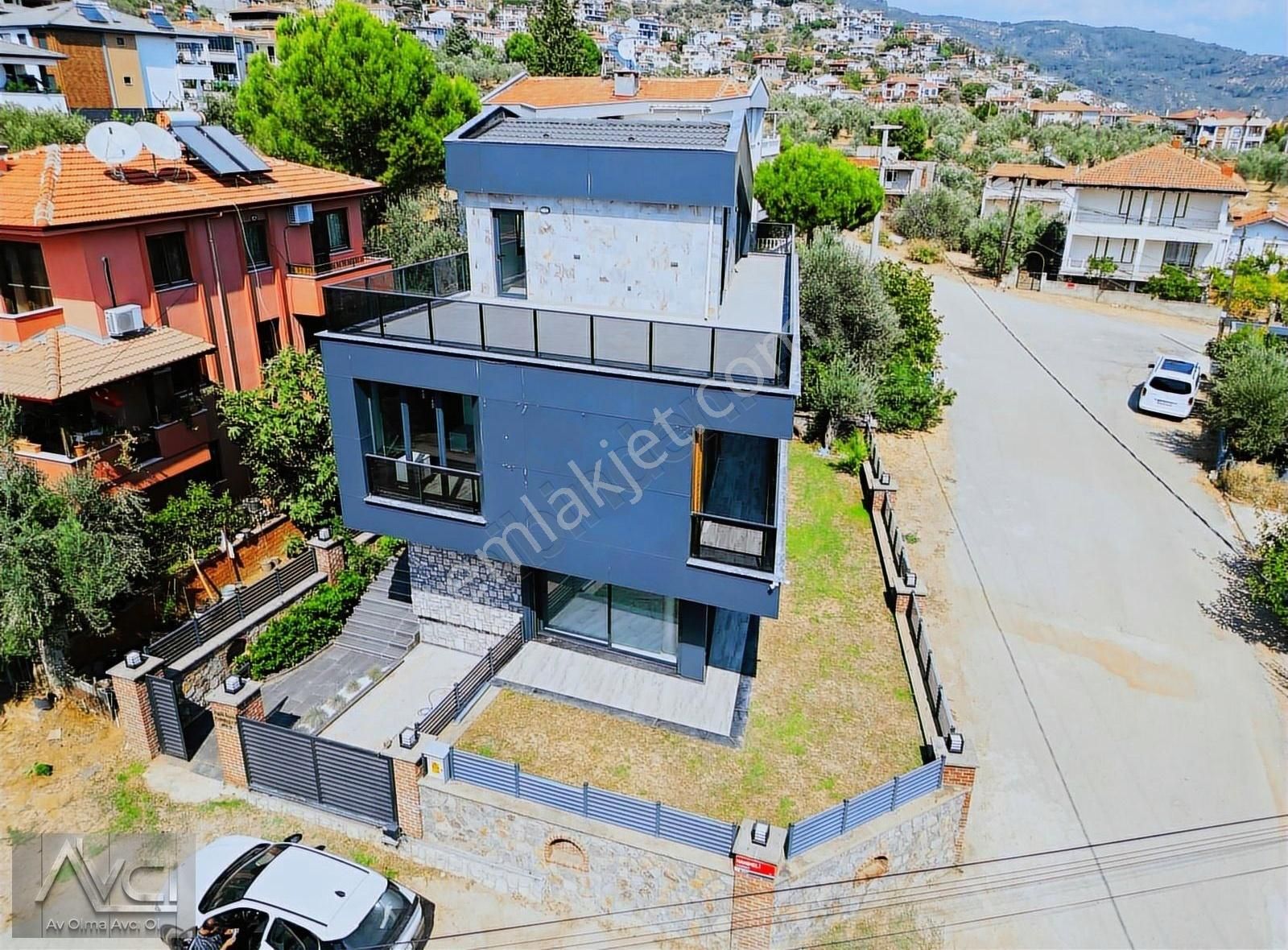 Avcı'dan Altınoluk Manzaralı Özel Mimari Müstakil 4+1 Lüks Villa - Görsel 17