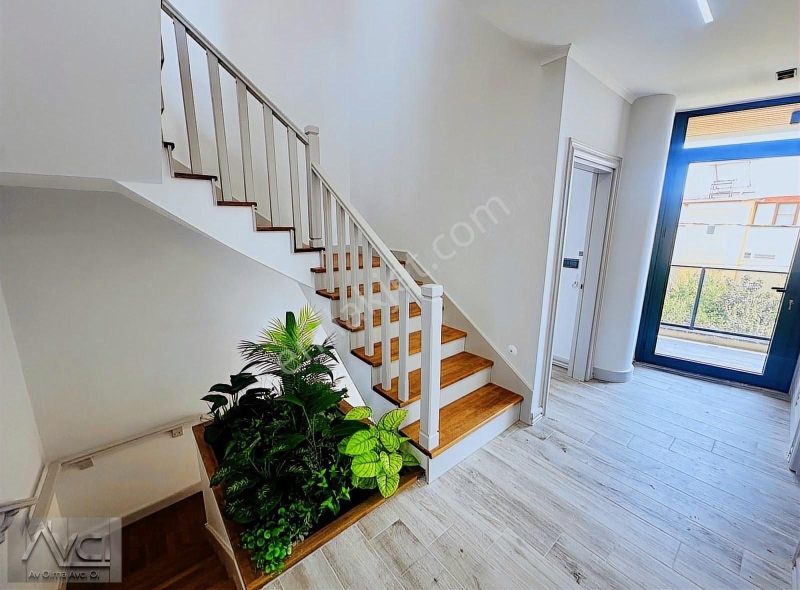 Avcı'dan Altınoluk Manzaralı Özel Mimari Müstakil 4+1 Lüks Villa - Görsel 9