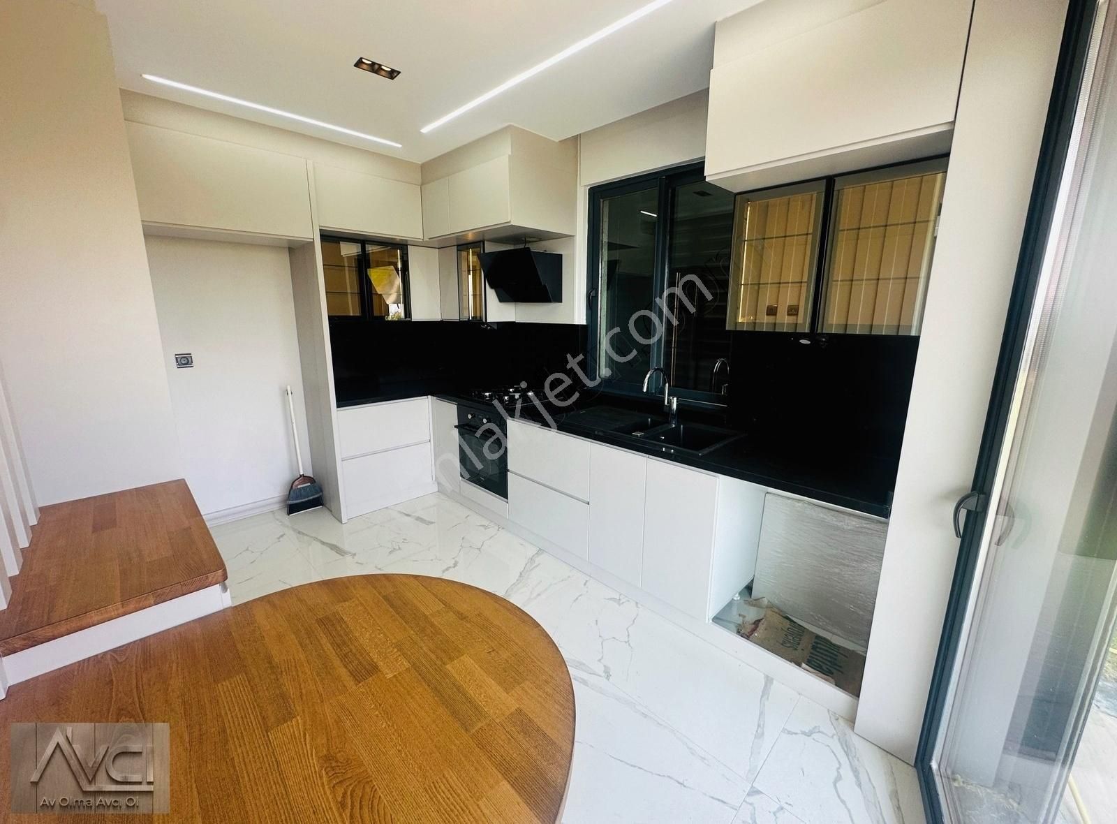 Avcı'dan Altınoluk Manzaralı Özel Mimari Müstakil 4+1 Lüks Villa - Görsel 14