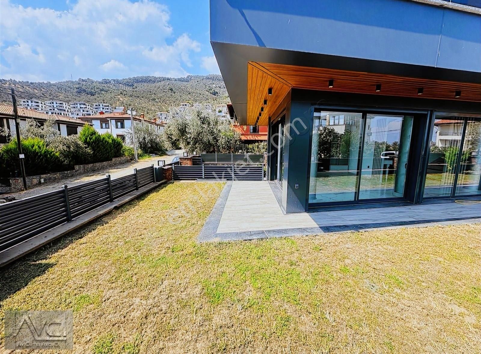 Avcı'dan Altınoluk Manzaralı Özel Mimari Müstakil 4+1 Lüks Villa - Görsel 8