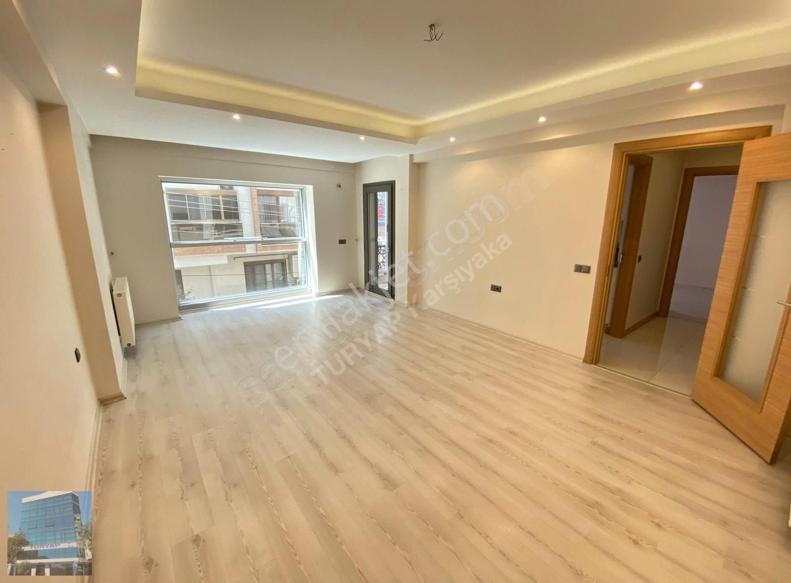 Karşıyaka Nergiz'de Merkezi Konum Doğalgazlı Kiralık 3+1 Daire