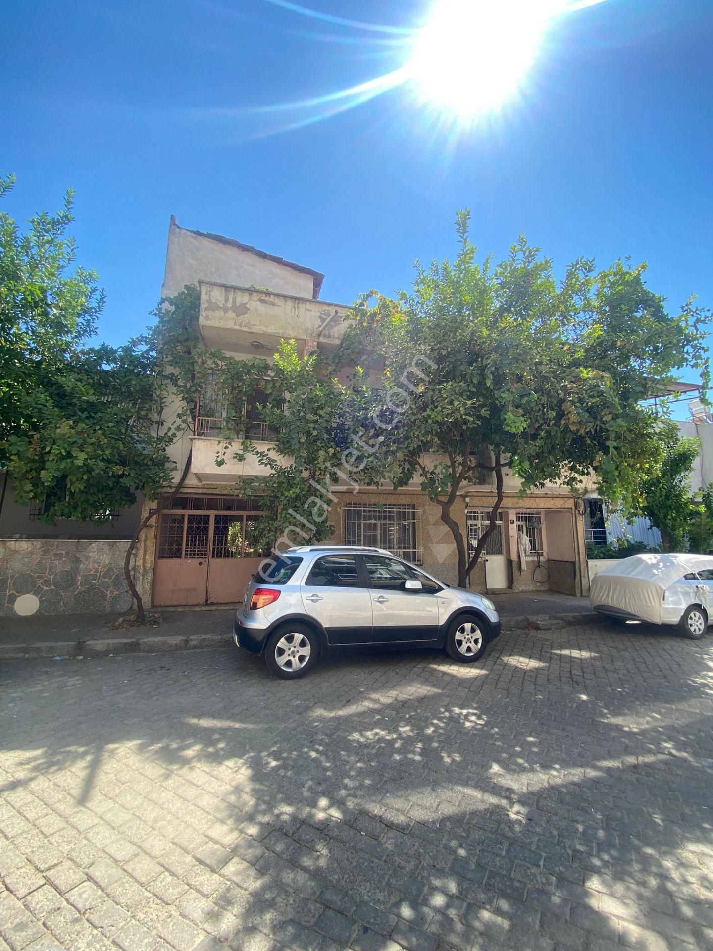 Konut Emlaktan Şirinevler Mahallesinde 270m2 Satılık Müstakil Daire