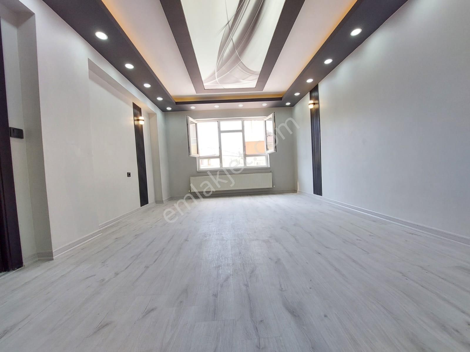 Alsancak Mah De Satılık 3+1 Lüks Yapılı Asansörlü Daire