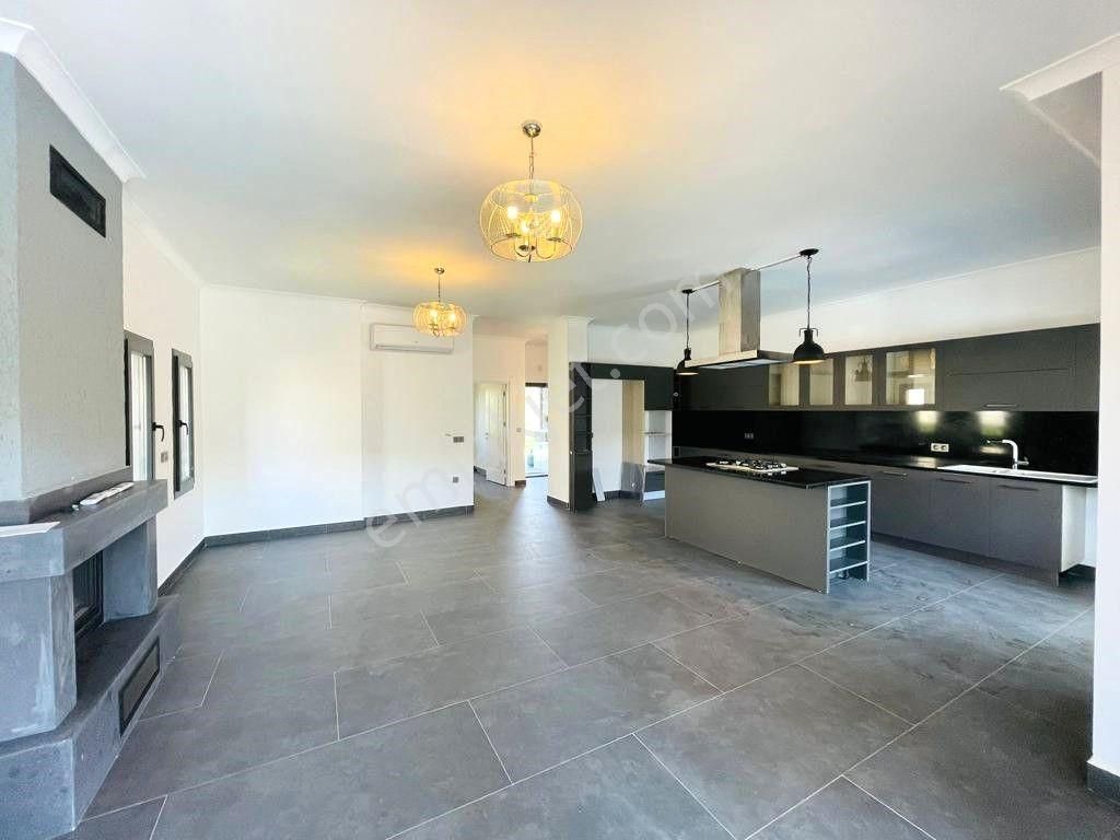 Bodrum Turgutreis Merkez'de Satılık 3+1 Tek Katlı İzole Villa - Görsel 8