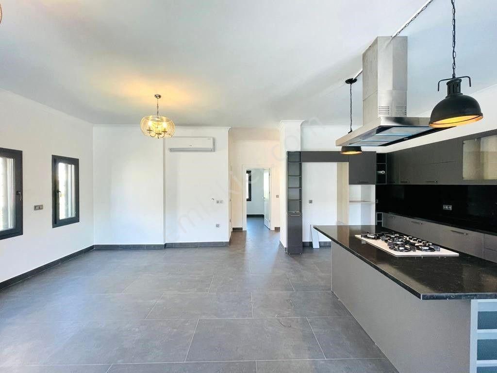 Bodrum Turgutreis Merkez'de Satılık 3+1 Tek Katlı İzole Villa - Görsel 10